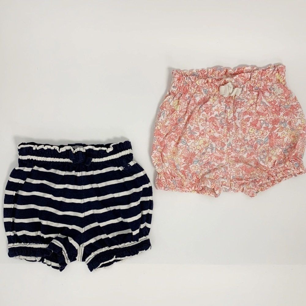 Baby Gap set of 2 Girls Shorts Sz 6 to 12 M